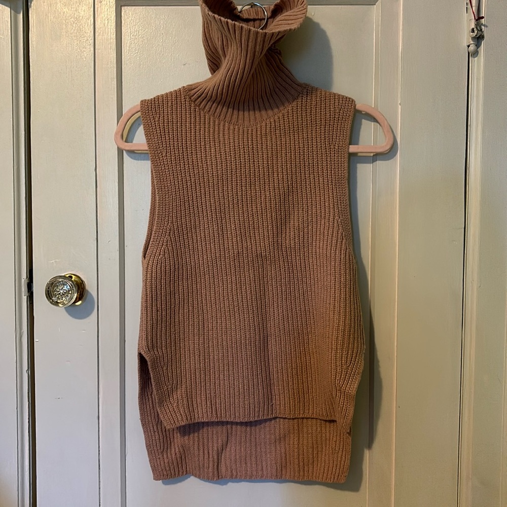 Uniqlo pullover sweater vest
